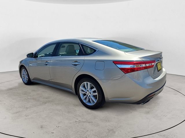 Used 2015 Toyota Avalon XLE Premium FWD image 3