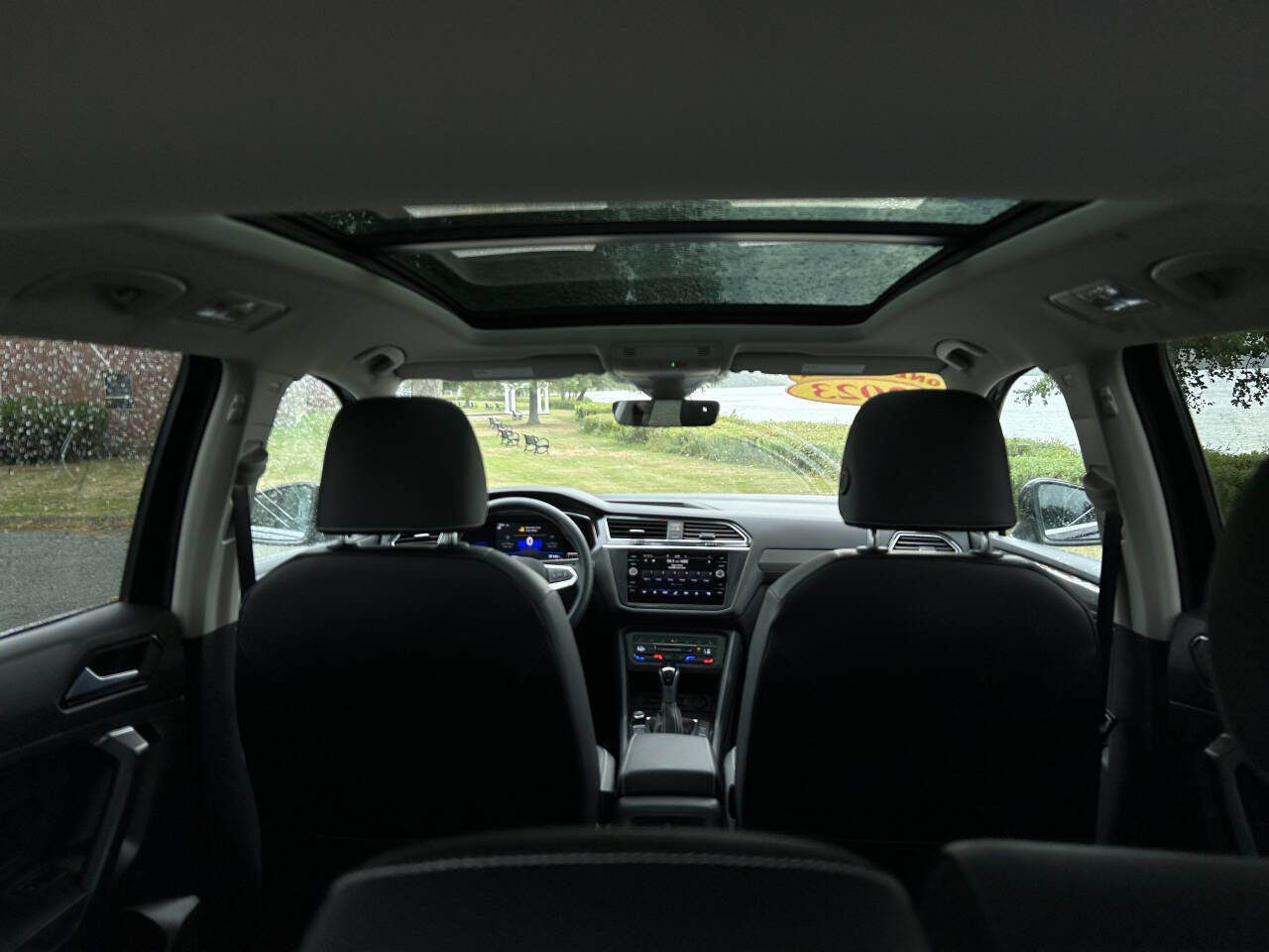 Used 2022 Volkswagen Tiguan SE image 22