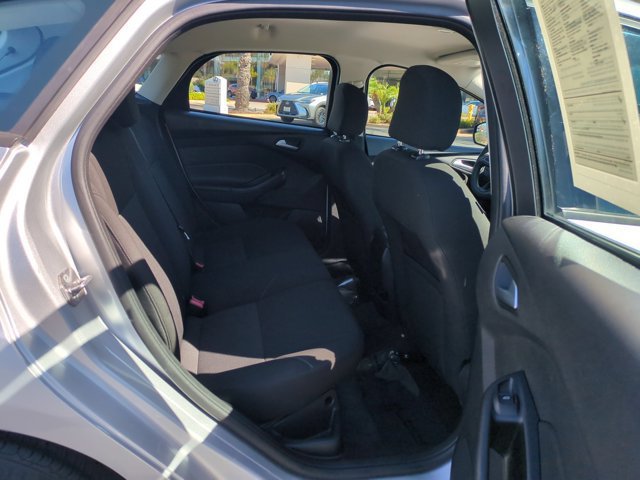 Used 2015 Ford Focus SE FWD image 27
