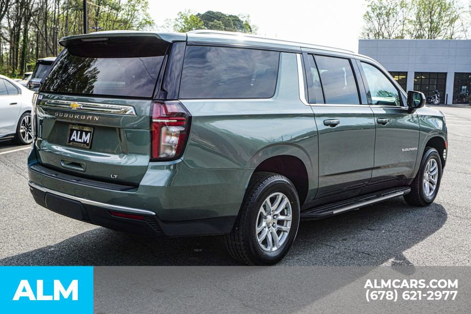 Used 2024 Chevrolet Suburban LT RWD image 6