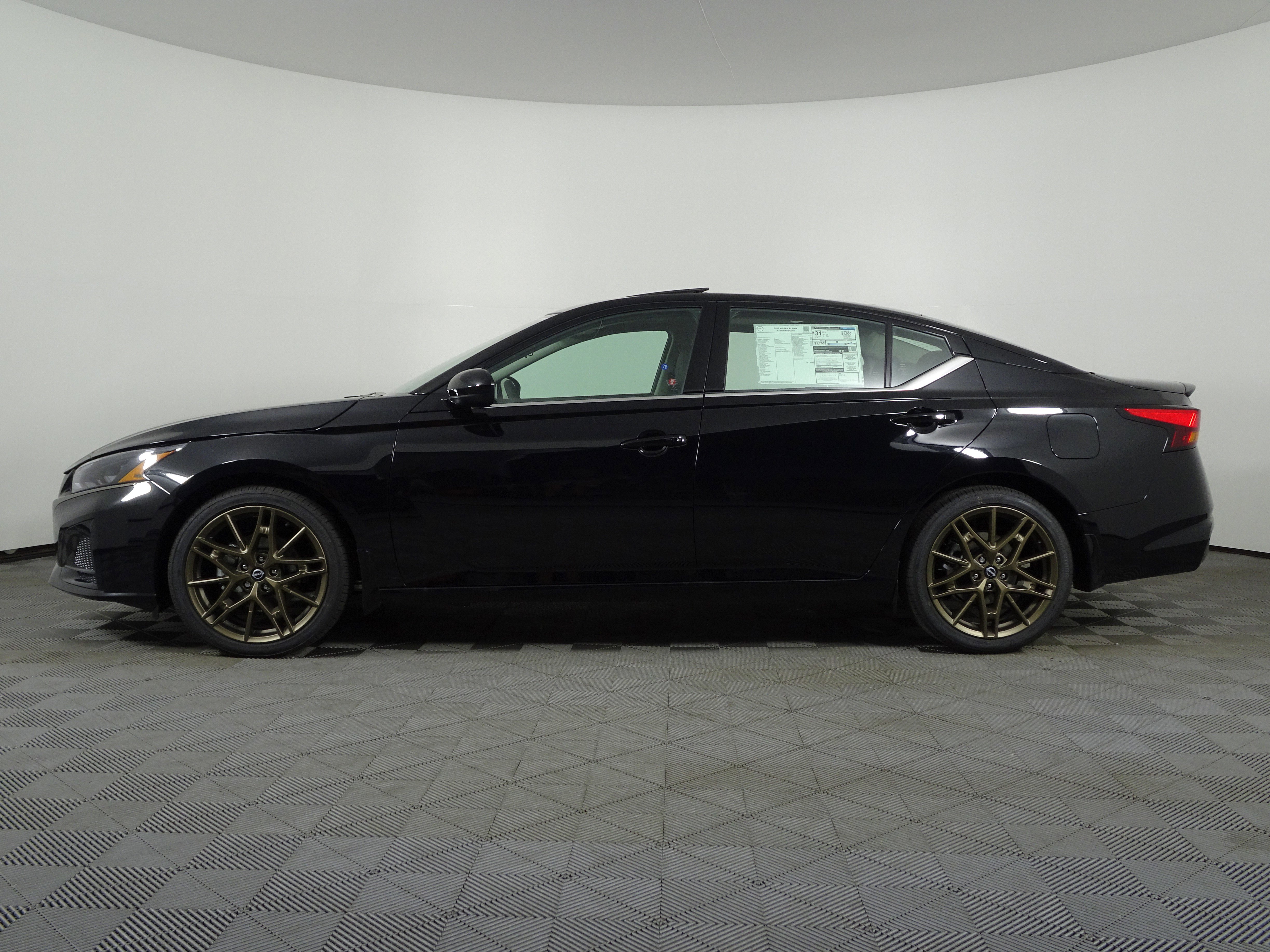 New 2025 Nissan Altima 2.5 SR w/ SR Premium Package image 15