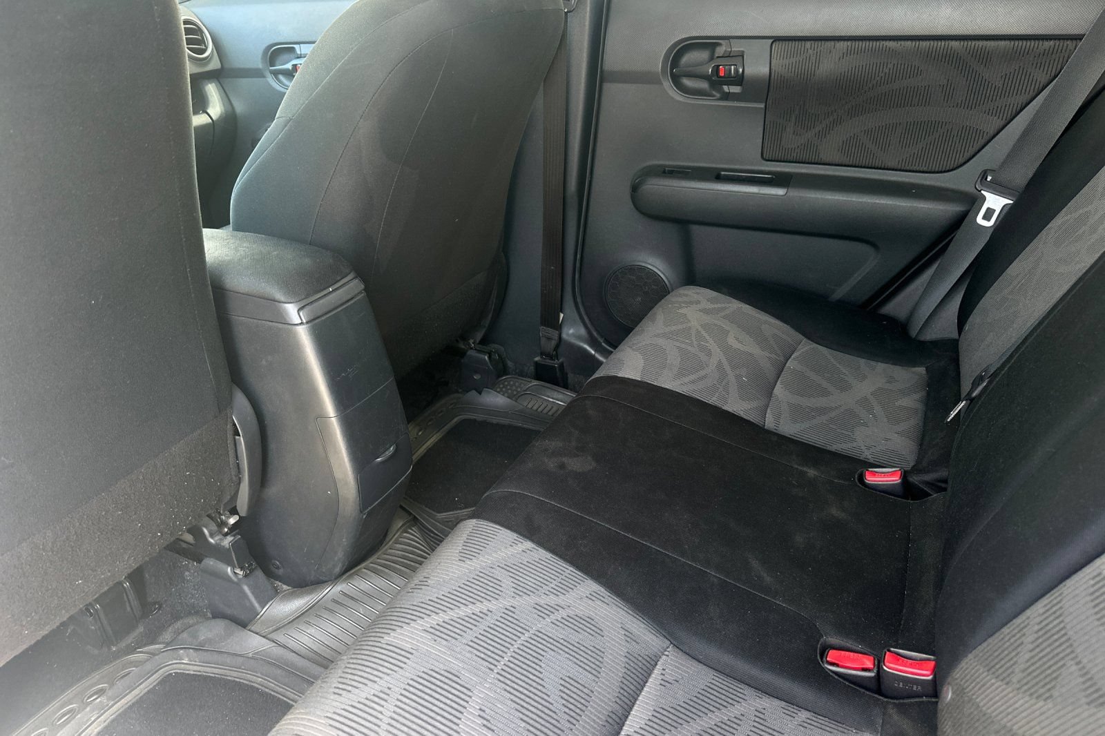 Used 2015 Scion xB FWD image 14