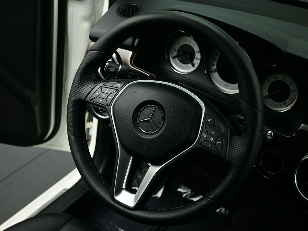 Used 2015 Mercedes-Benz GLK 350 4MATIC image 8