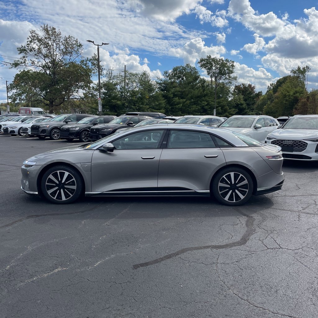 Used 2023 Lucid Air Touring image 3