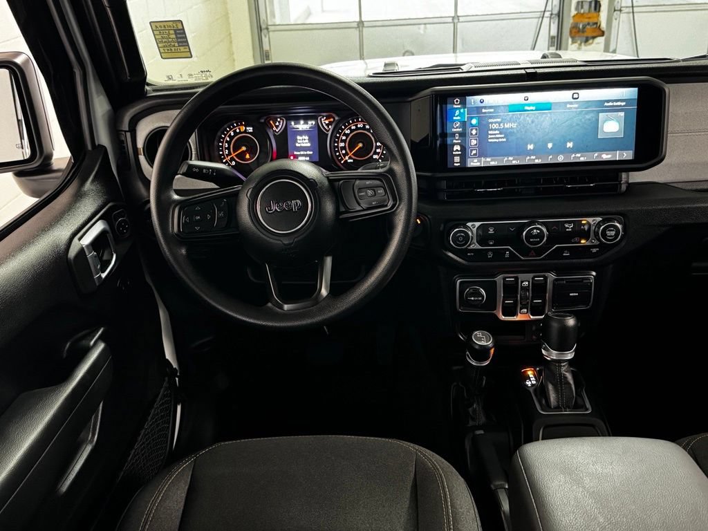 Used 2024 Jeep Gladiator Sport AWD/4WD image 11