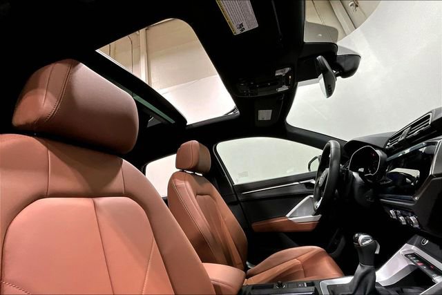 Used 2025 Audi Q3 2.0T Premium w/ Convenience Package image 16