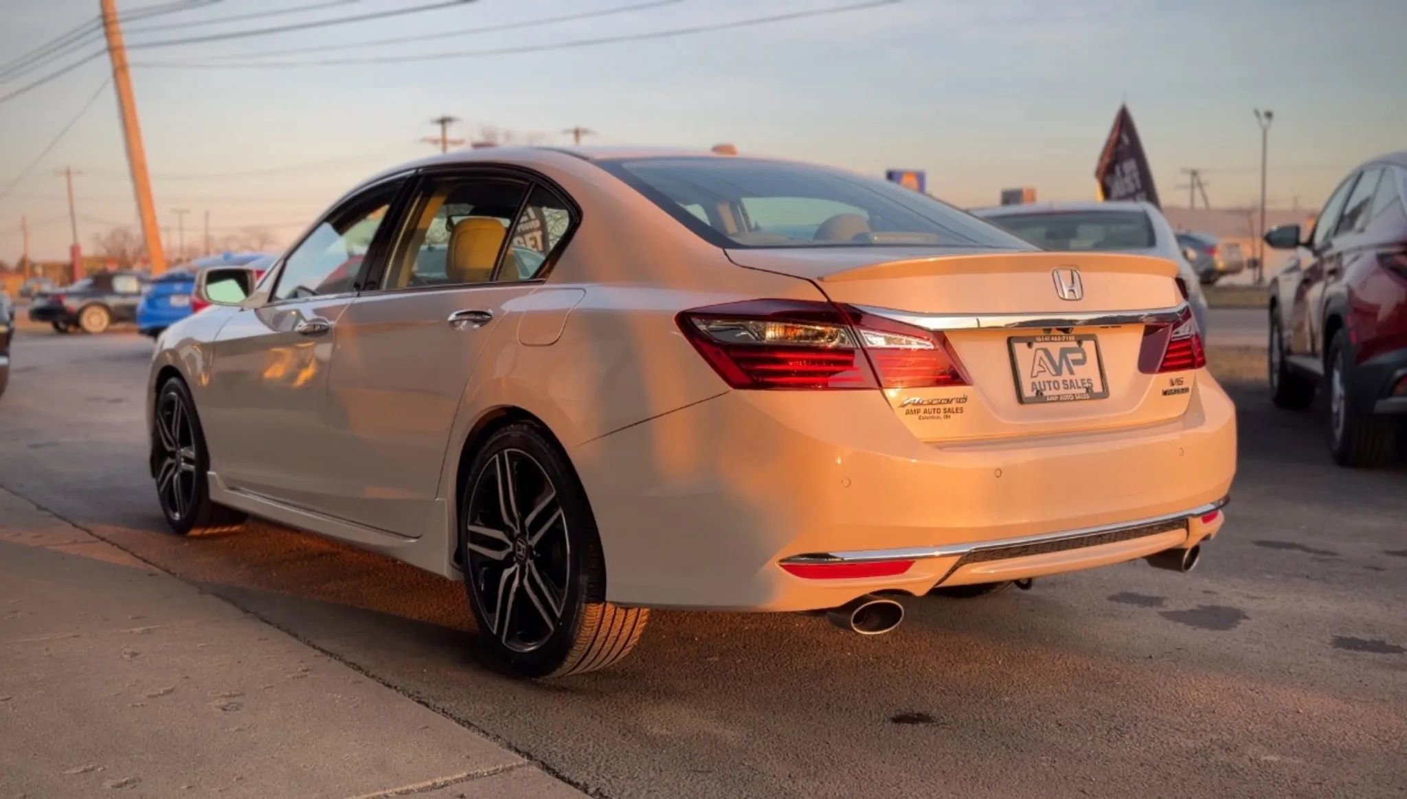 Used 2017 Honda Accord Touring image 4