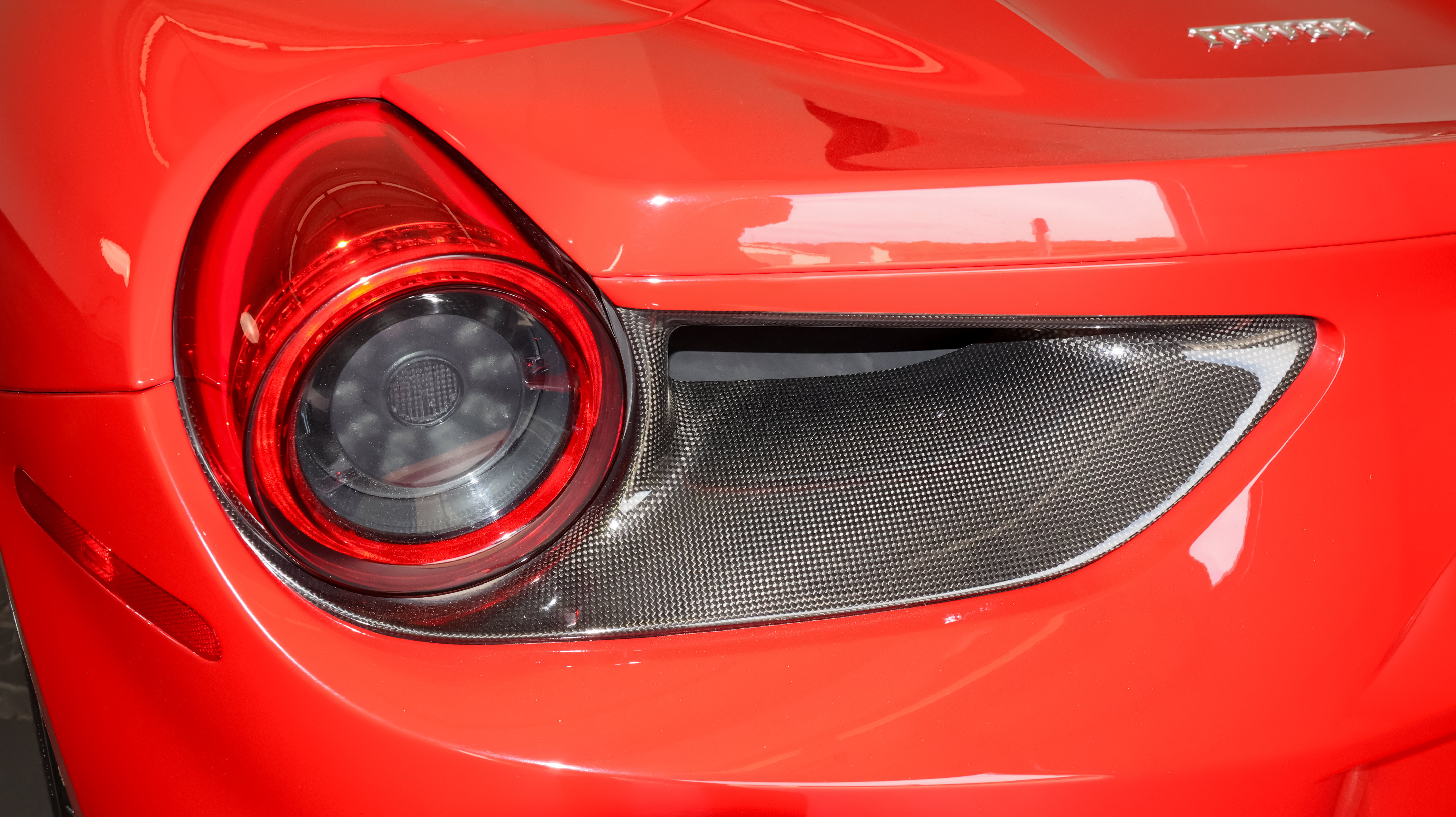Used 2019 Ferrari 488 Spider RWD image 48