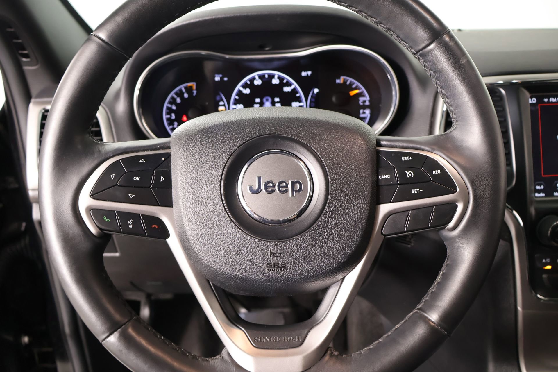 Used 2018 Jeep Grand Cherokee Altitude image 3