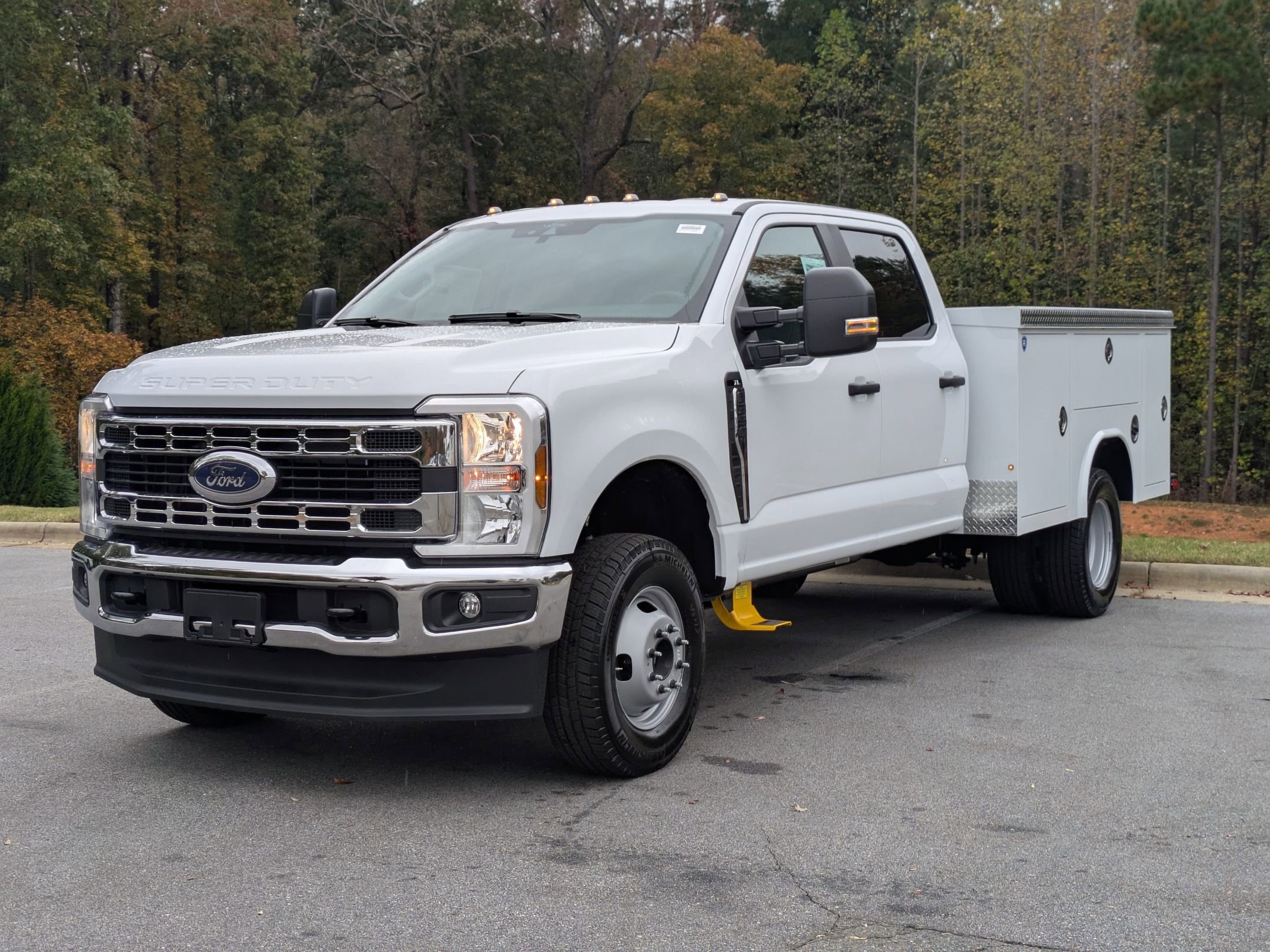 New 2026 Ford F350 XL w/ XL Chrome Package image 6