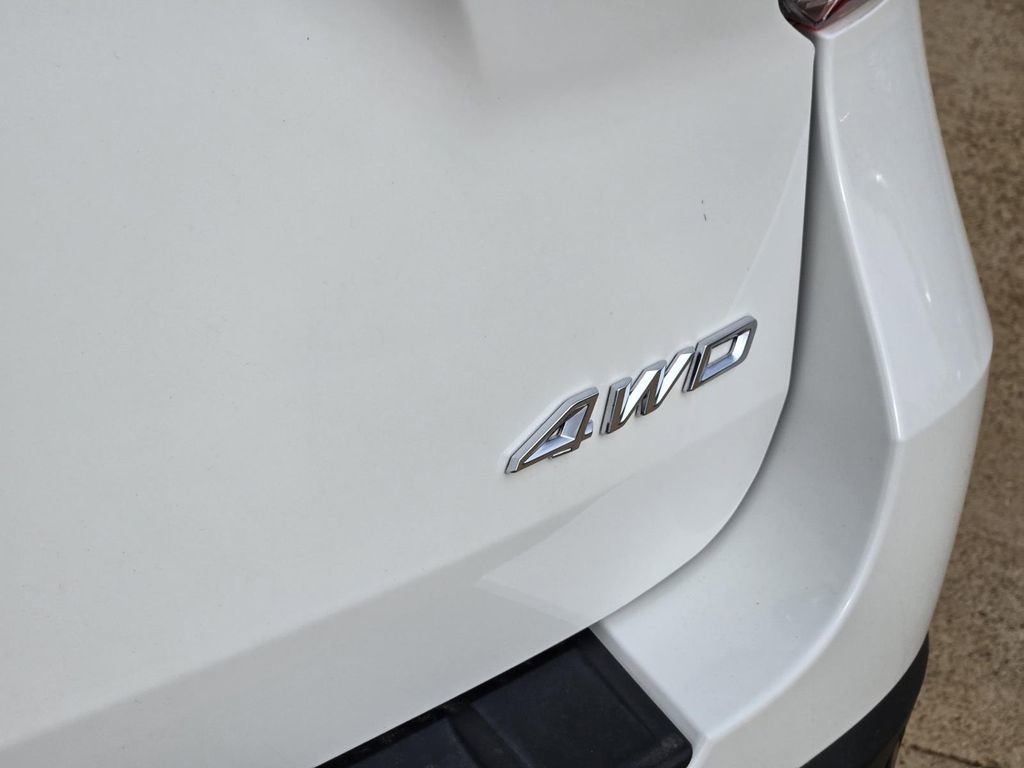 Used 2023 Ford Explorer XLT w/ Equipment Group 202A image 9