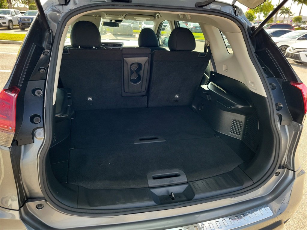 Used 2020 Nissan Rogue S image 13