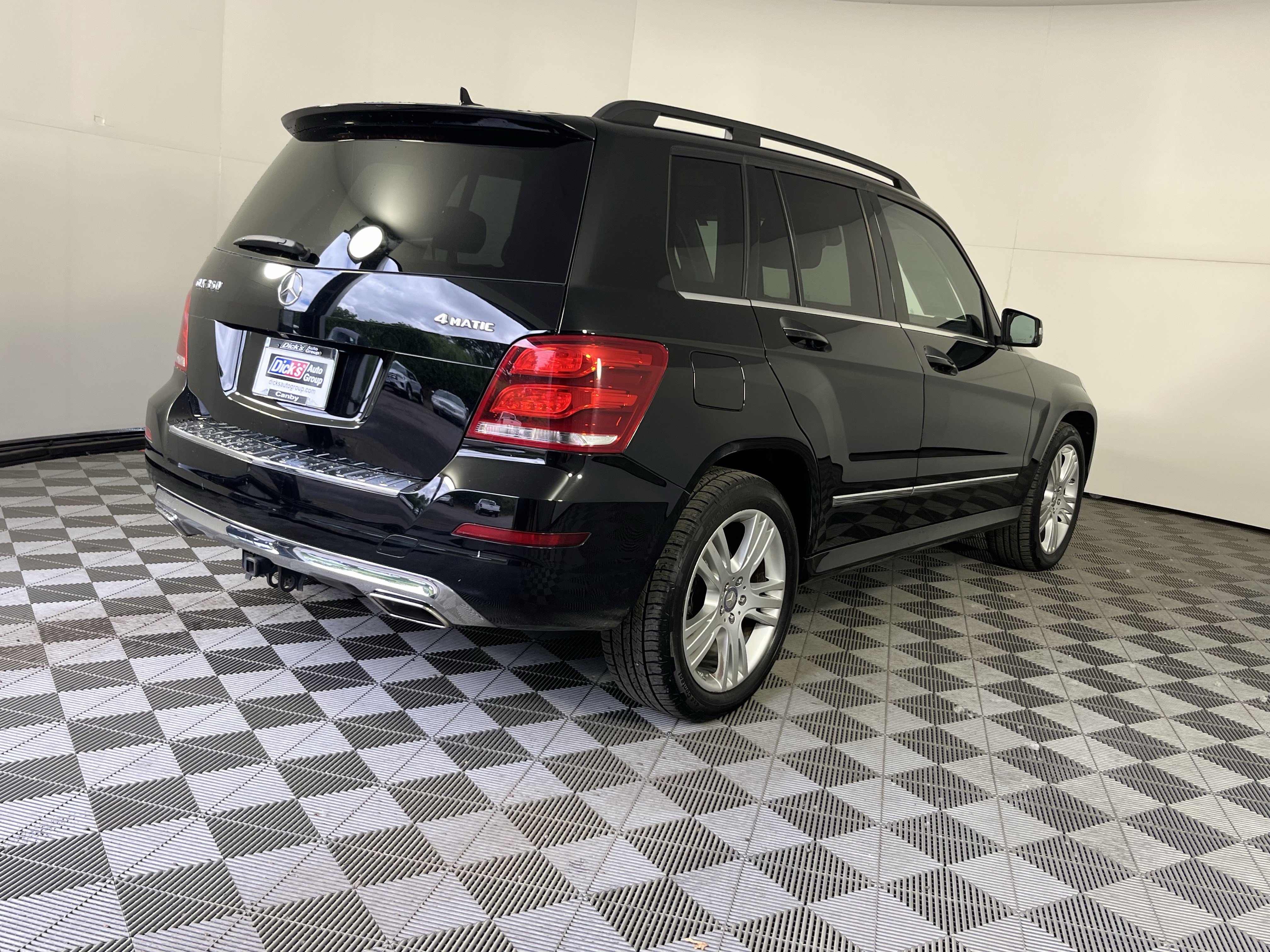 Used 2015 Mercedes-Benz GLK 350 4MATIC image 5