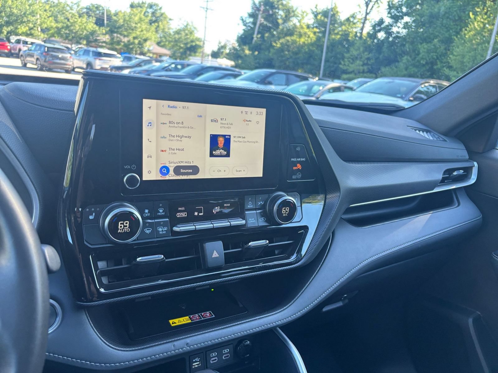 Used 2025 Toyota Highlander XSE AWD/4WD image 38