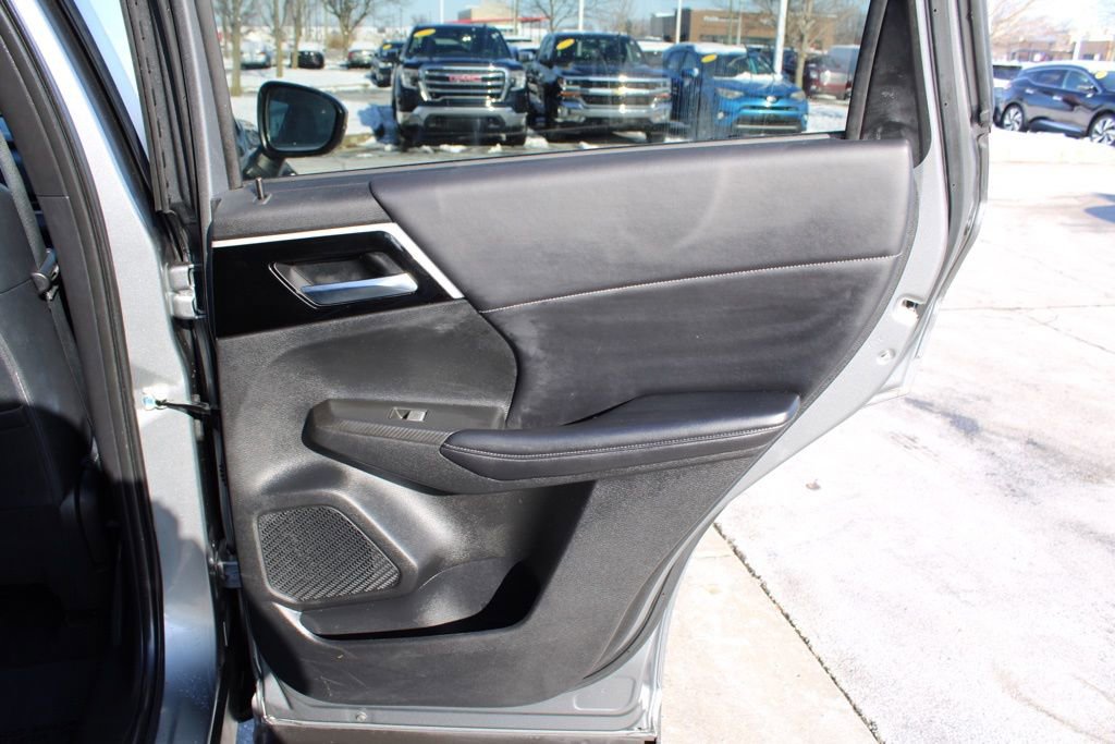 Used 2022 Mitsubishi Outlander SE image 25