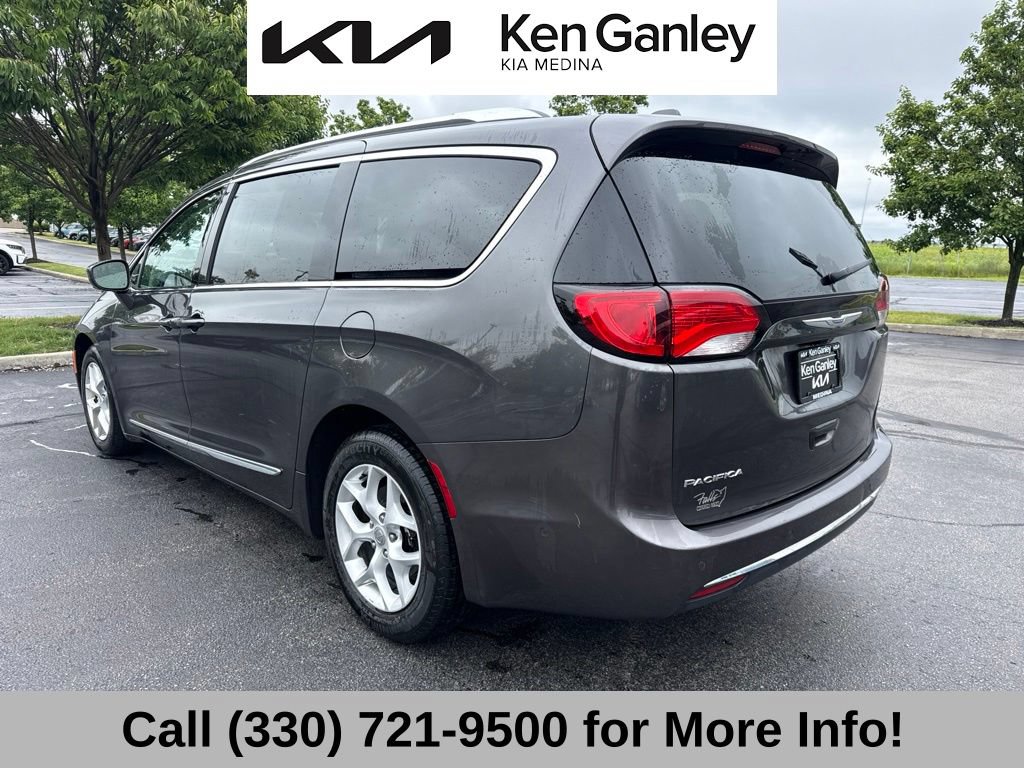 Used 2017 Chrysler Pacifica Touring-L Plus w/ Advanced Safetytec Group FWD image 5