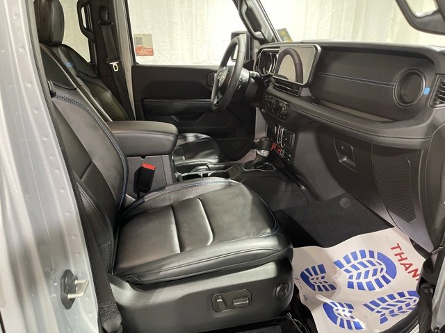 Used 2024 Jeep Wrangler Unlimited Rubicon 4xe image 25