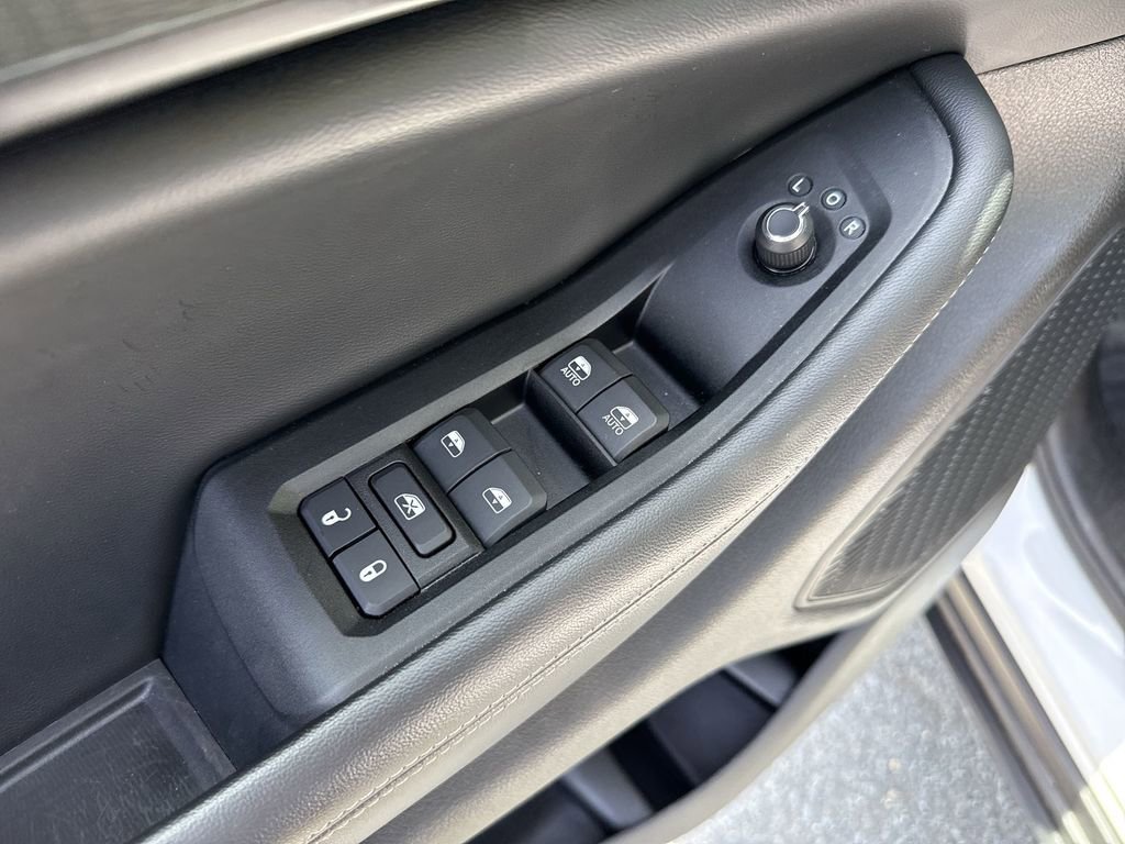 Used 2024 Jeep Grand Cherokee Altitude image 23