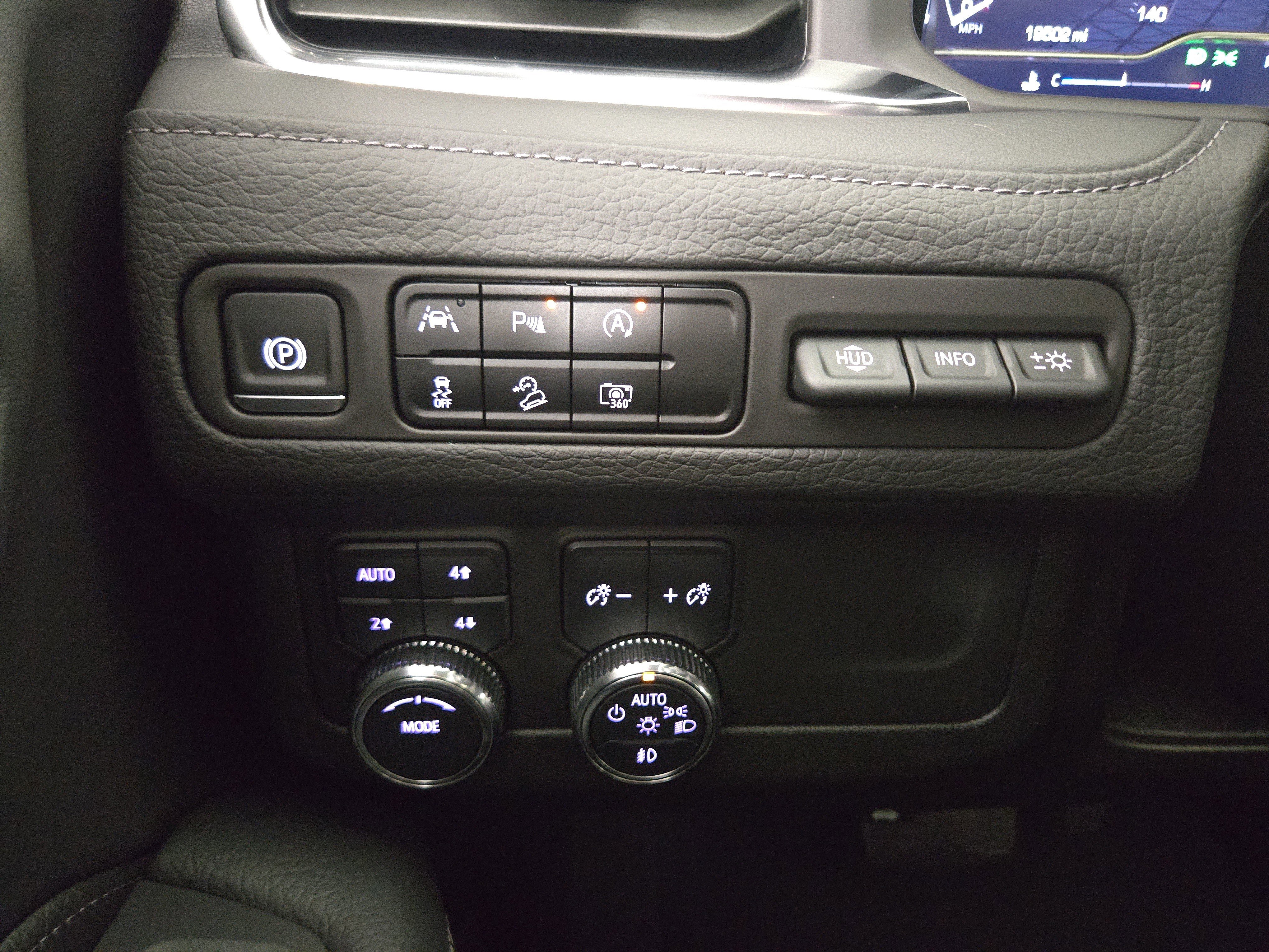 Used 2024 GMC Yukon Denali image 30