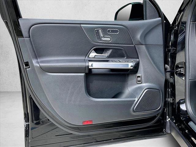 Used 2025 Mercedes-Benz GLB 250 image 18