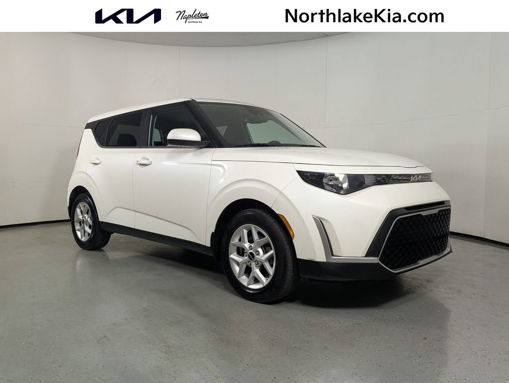 Used 2023 Kia Soul S image 1