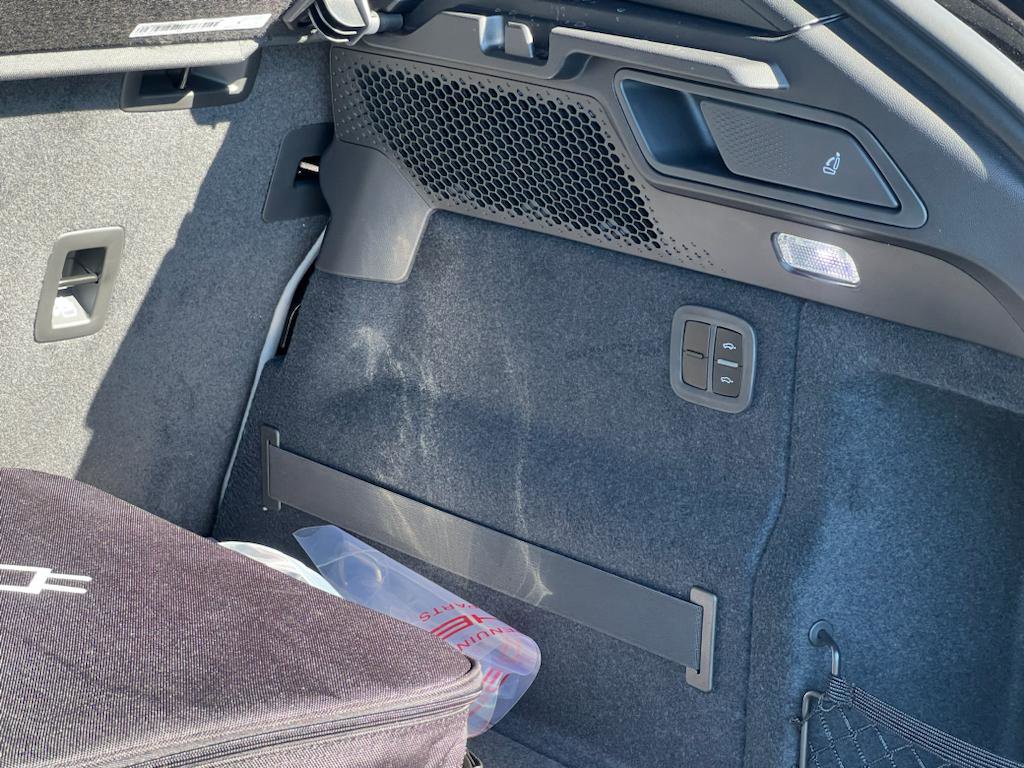 Certified 2024 Porsche Macan 4 Electric image 29