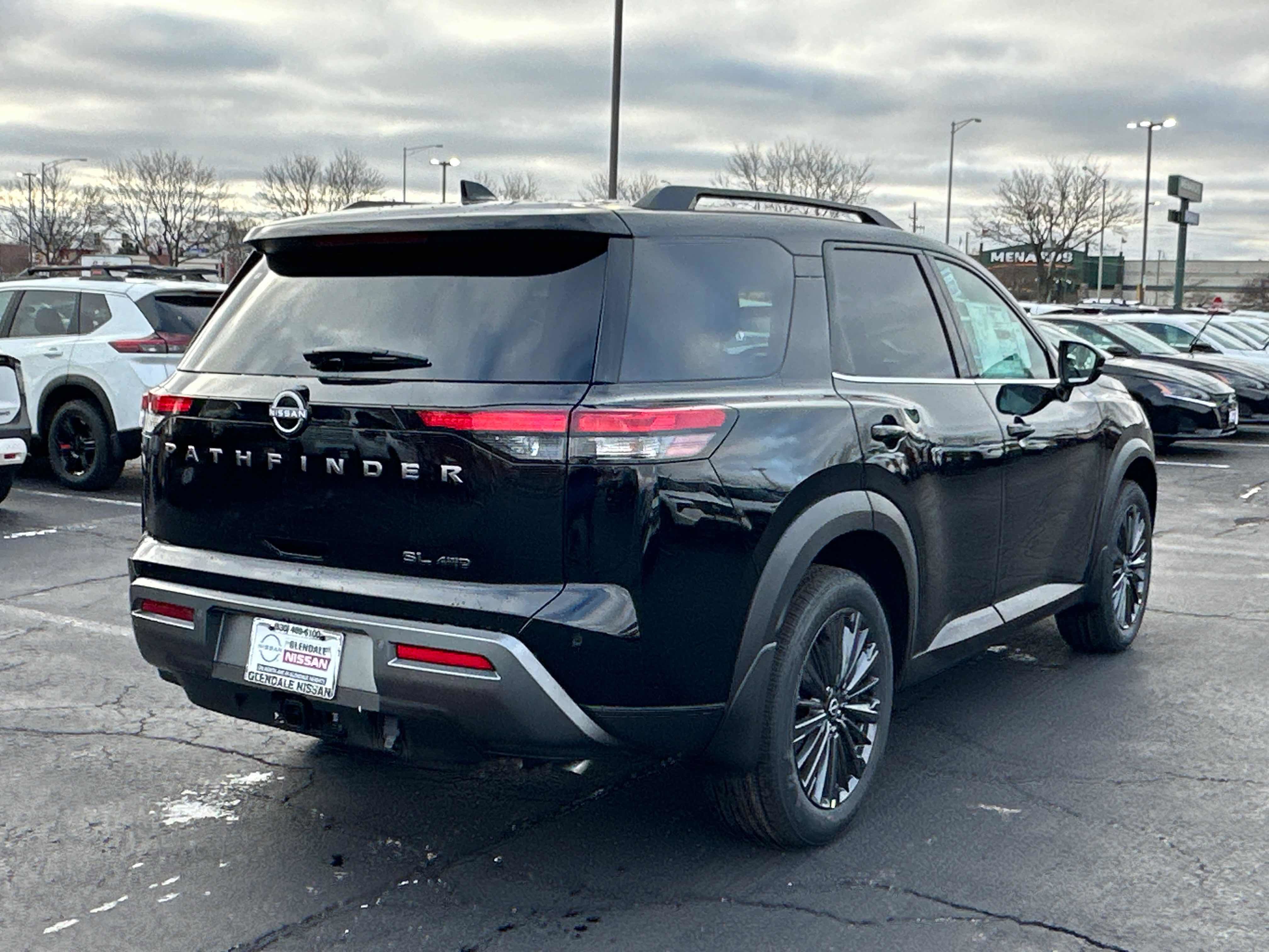 New 2026 Nissan Pathfinder SL w/ SL Premium Package (P04) AWD/4WD image 4