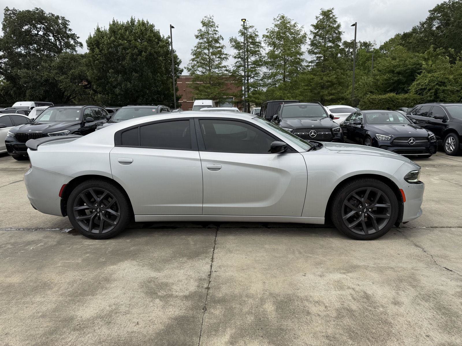 Used 2019 Dodge Charger SXT w/ Blacktop Package RWD image 25