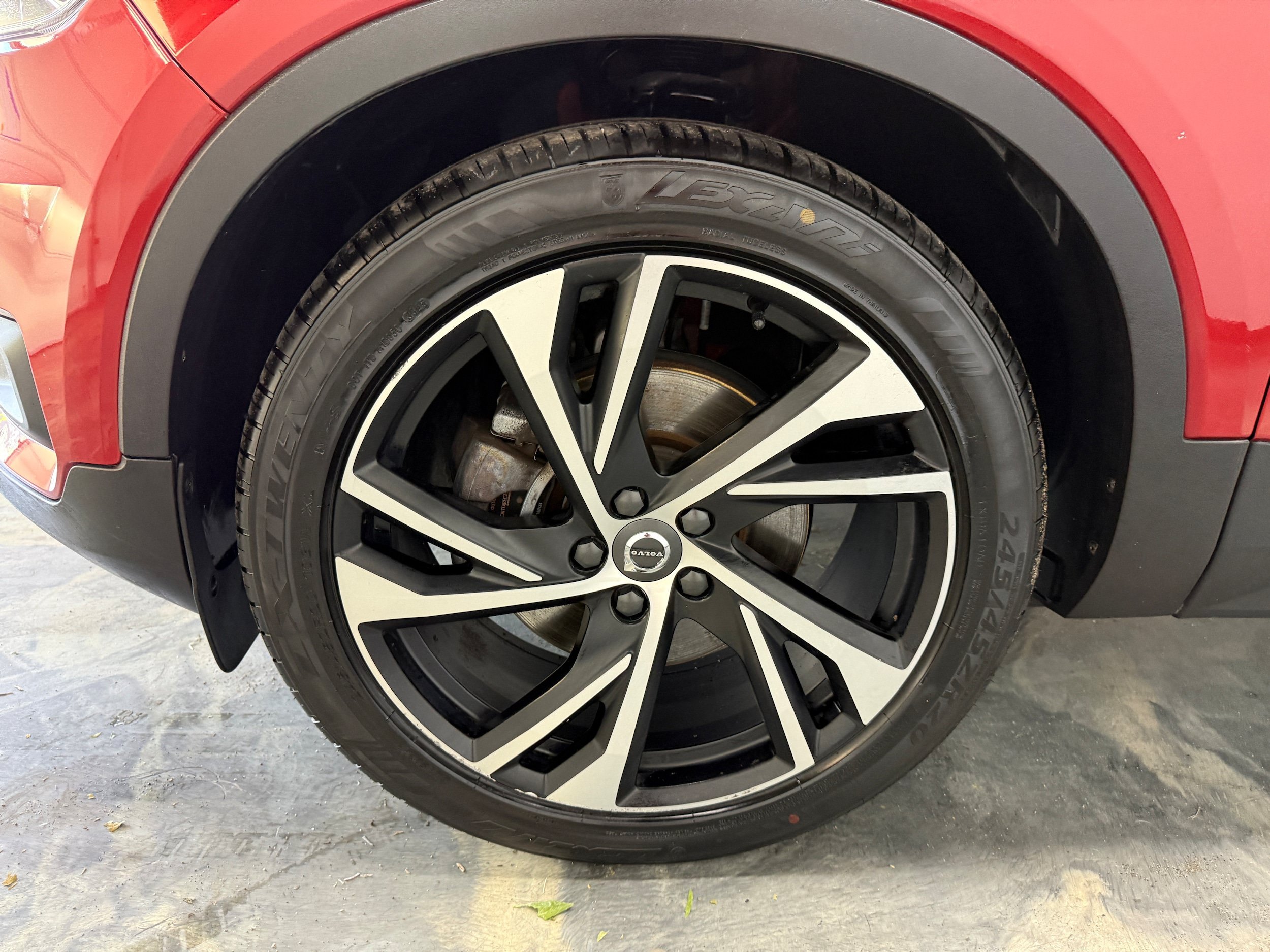 Used 2021 Volvo XC40 T5 R-Design AWD/4WD image 22