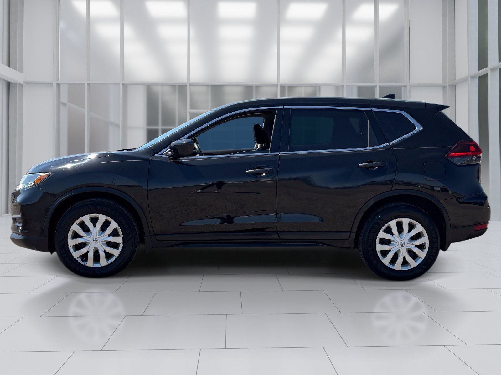 Used 2020 Nissan Rogue S FWD image 3