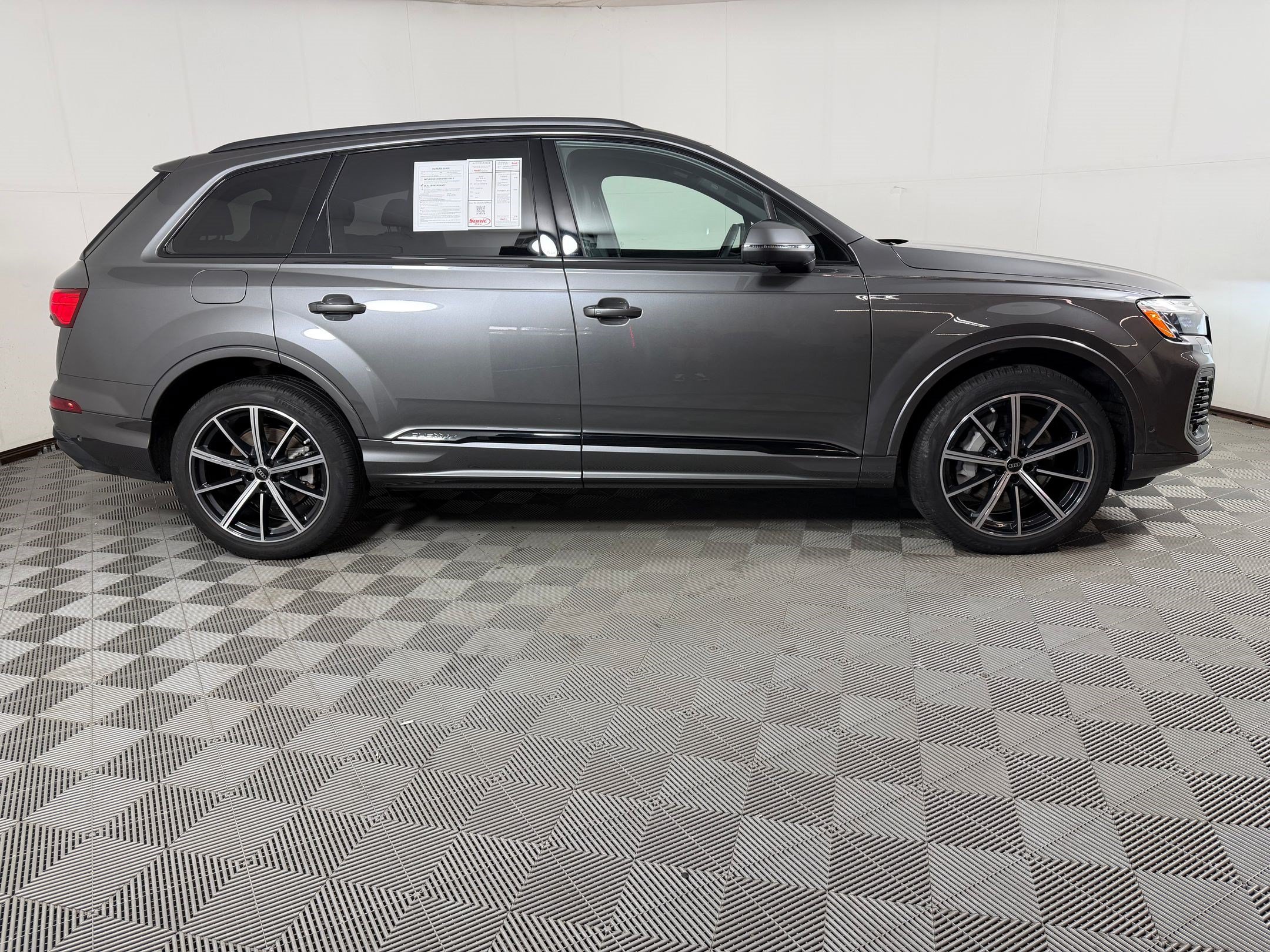 Used 2025 Audi Q7 2.0T Premium Plus w/ Premium Plus Package AWD/4WD image 8