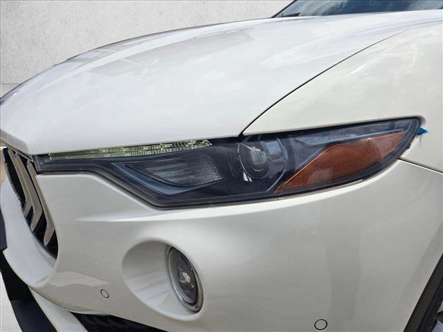 Used 2018 Maserati Levante image 9