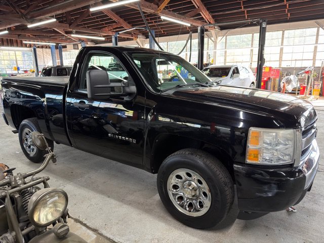Used 2011 Chevrolet Silverado 1500 W/T w/ LS Package RWD image 5