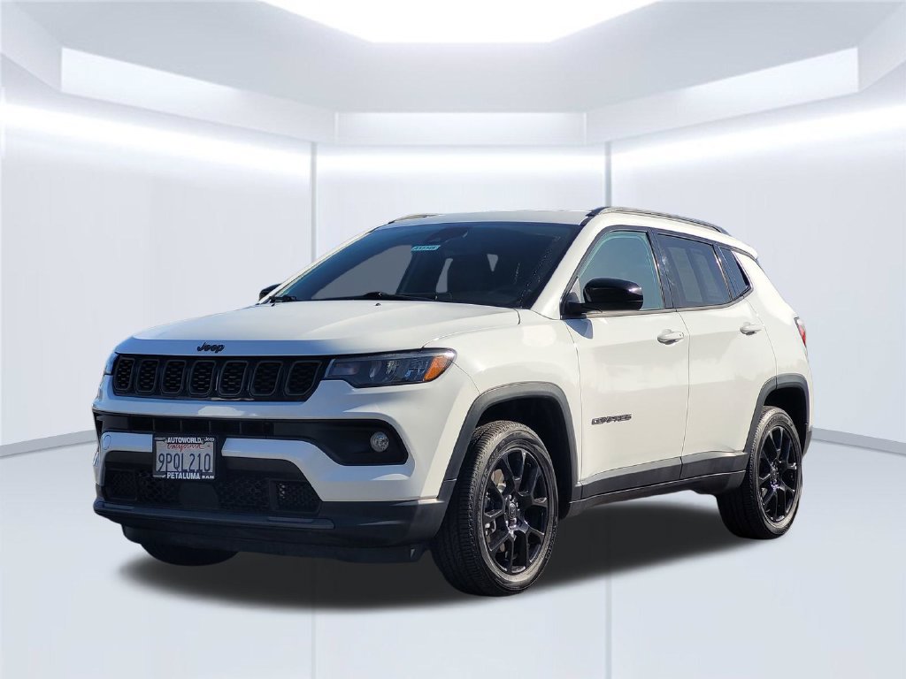Used 2025 Jeep Compass Latitude w/ Altitude Special Edition AWD/4WD image 8
