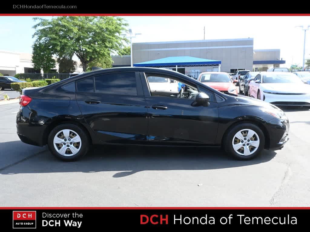Used 2017 Chevrolet Cruze LS FWD image 5