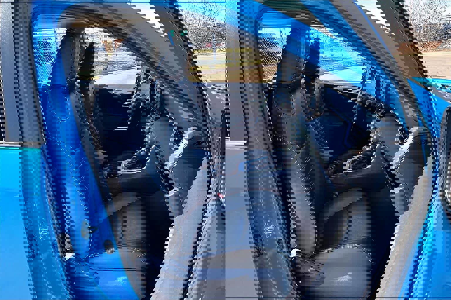 Used 2021 Toyota RAV4 XLE Premium image 9