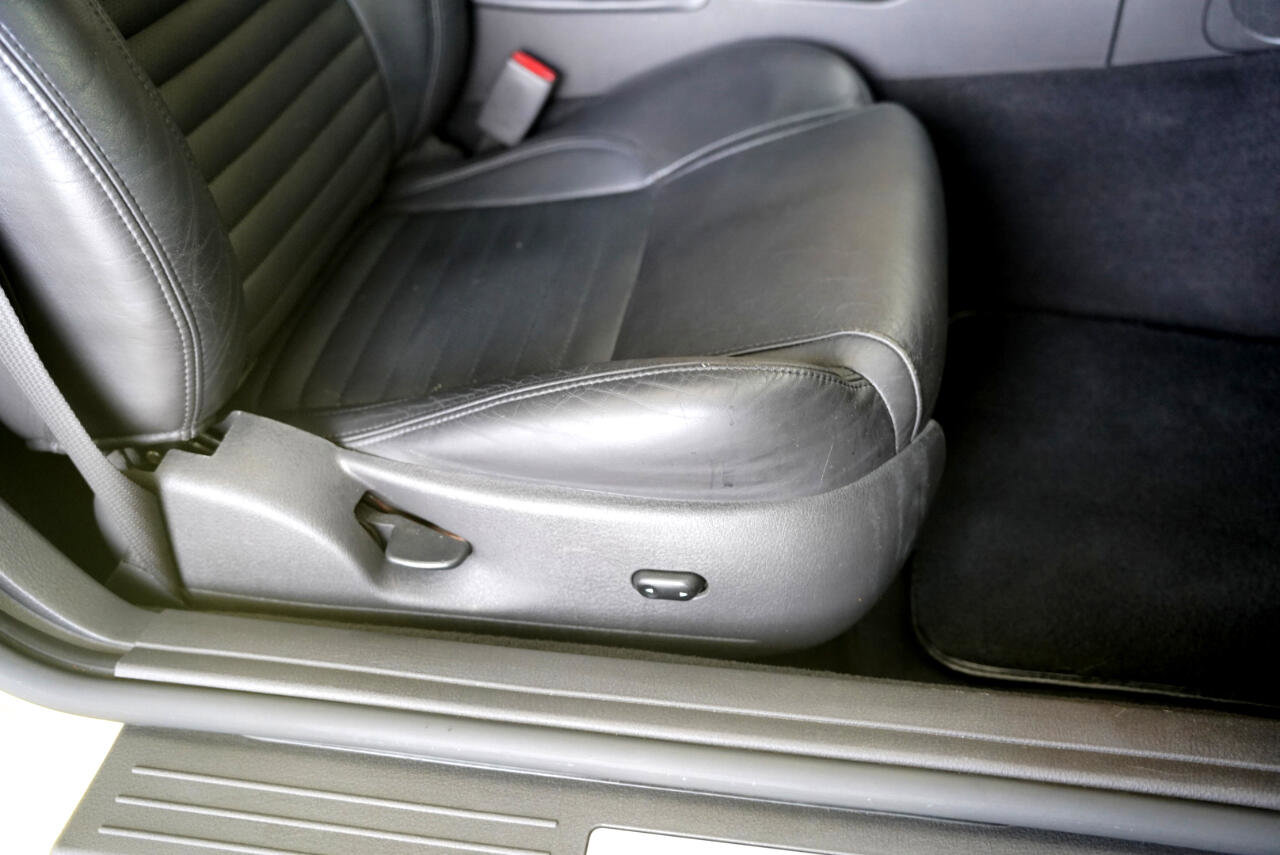 Used 2002 Ford Thunderbird image 26