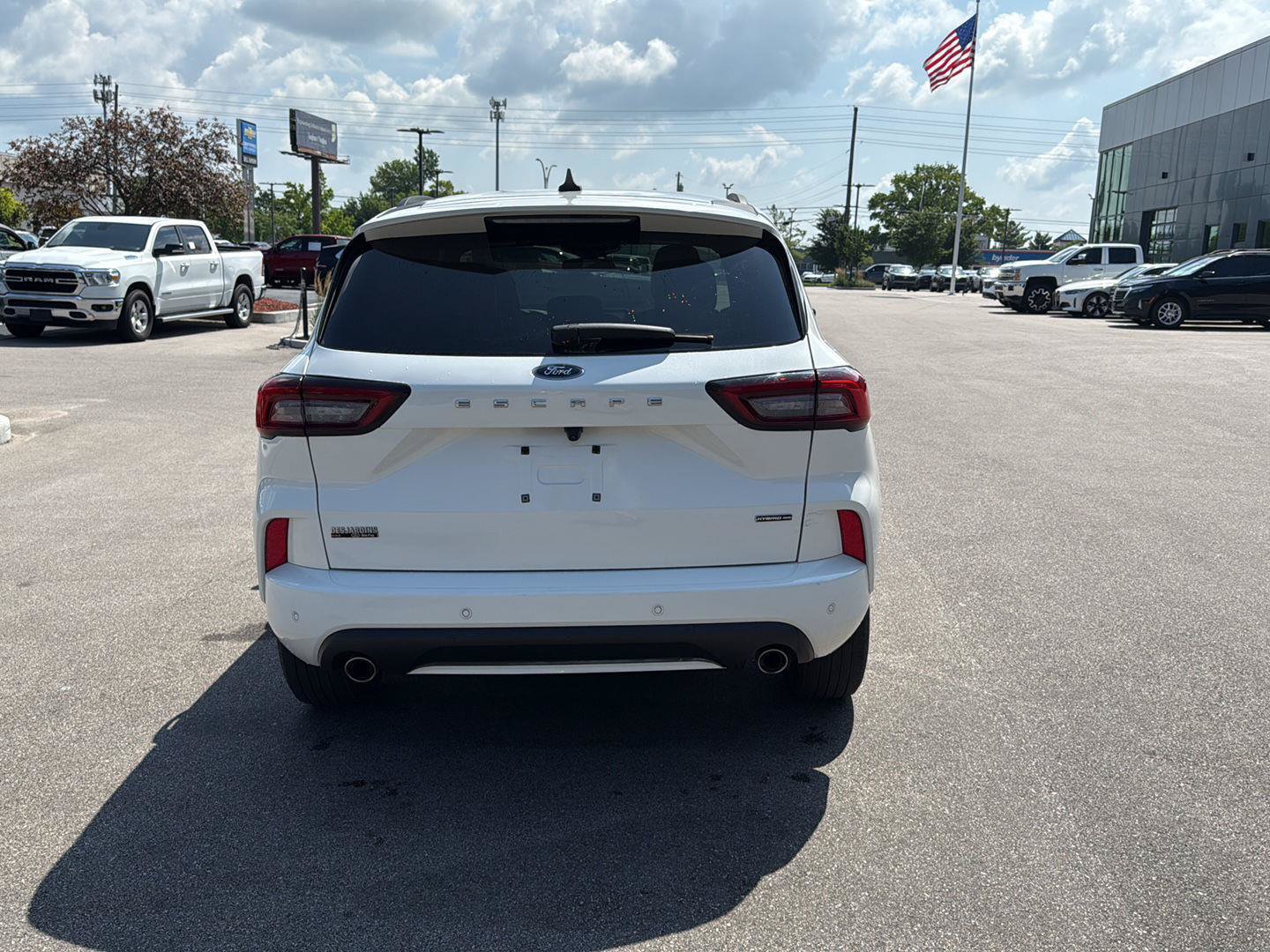 Used 2023 Ford Escape ST-Line Select w/ Tech Pack #1 AWD/4WD image 4