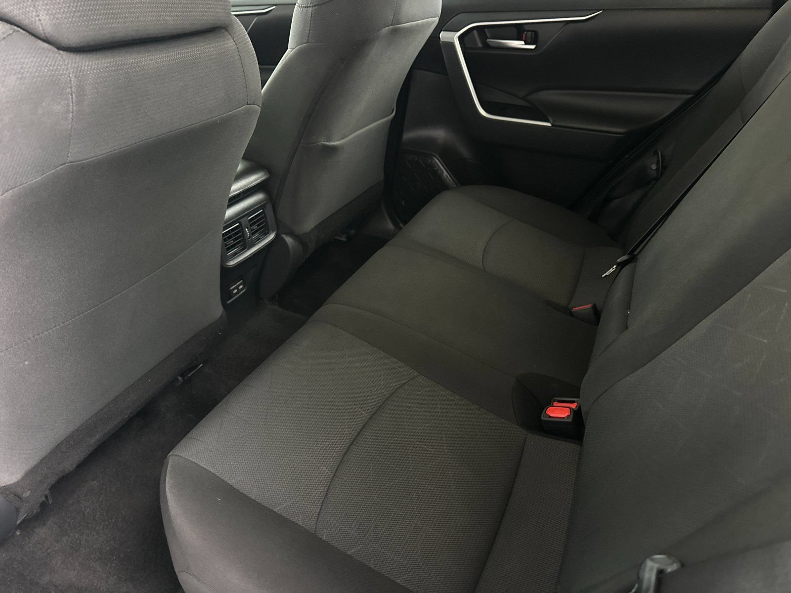 Used 2025 Toyota RAV4 XLE FWD image 11