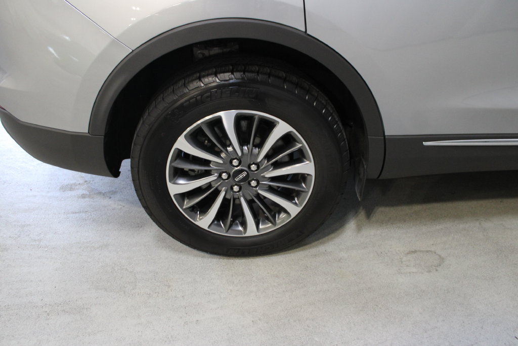 Used 2022 Lincoln Nautilus Reserve AWD/4WD image 39