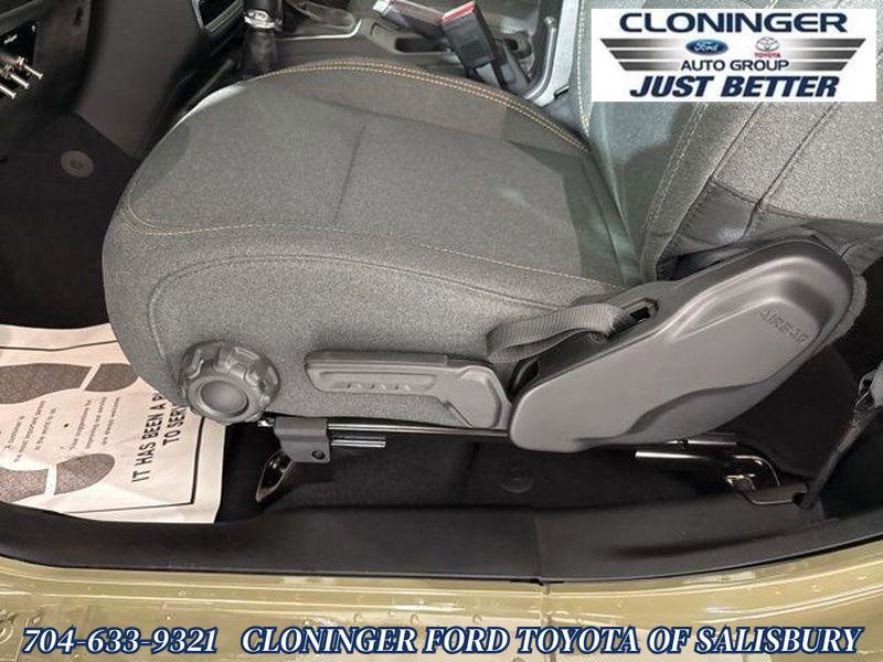 Used 2025 Jeep Wrangler Sport image 19