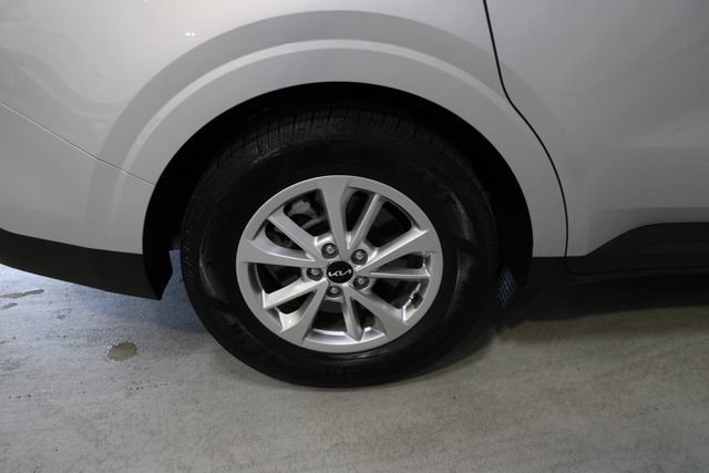 Used 2023 Kia Carnival LX FWD image 35