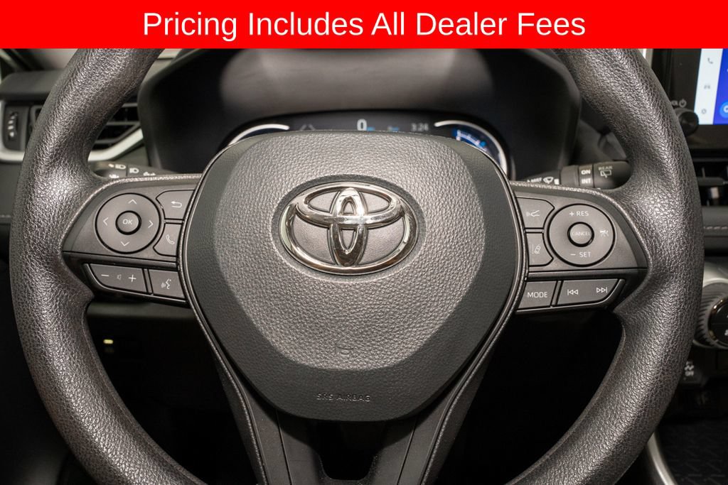 Used 2025 Toyota RAV4 XLE AWD/4WD image 17