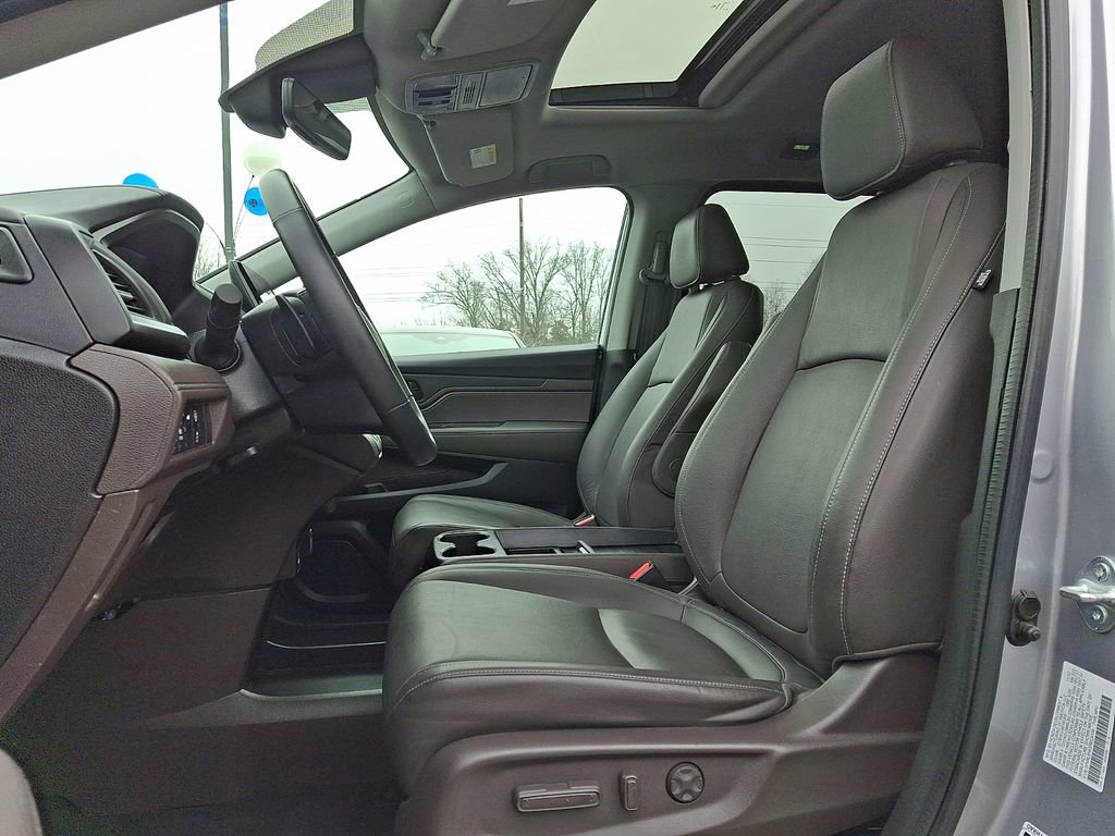 Used 2023 Honda Odyssey EX-L image 11
