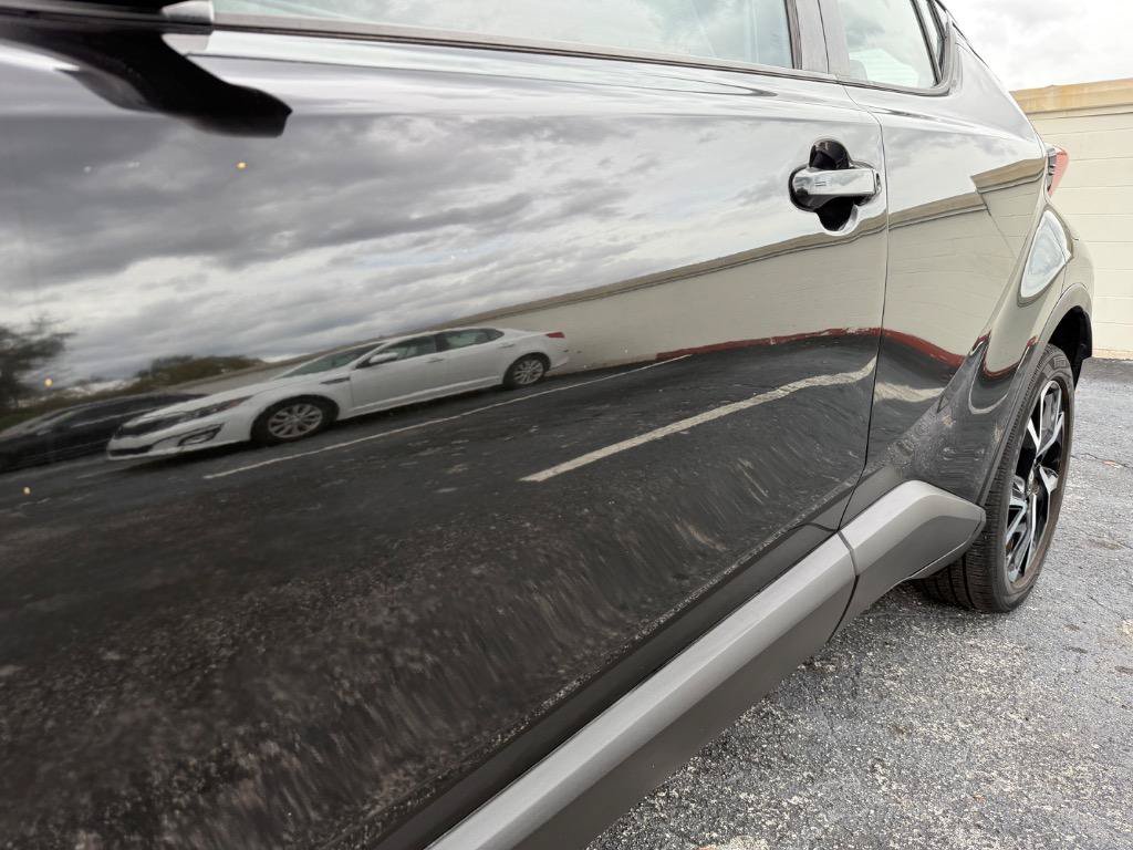Used 2019 Toyota C-HR XLE FWD image 6