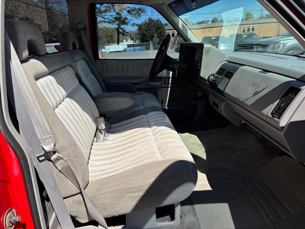 Used 1993 Chevrolet Silverado 1500 2WD Regular Cab image 13