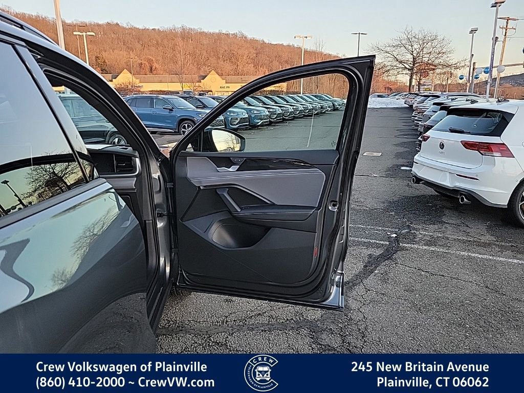 New 2026 Volkswagen Tiguan SE R-Line image 41