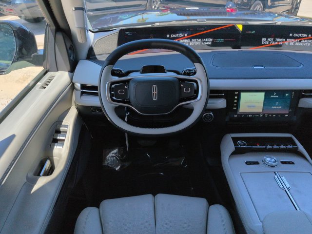 Certified 2026 Lincoln Navigator Reserve AWD/4WD image 16