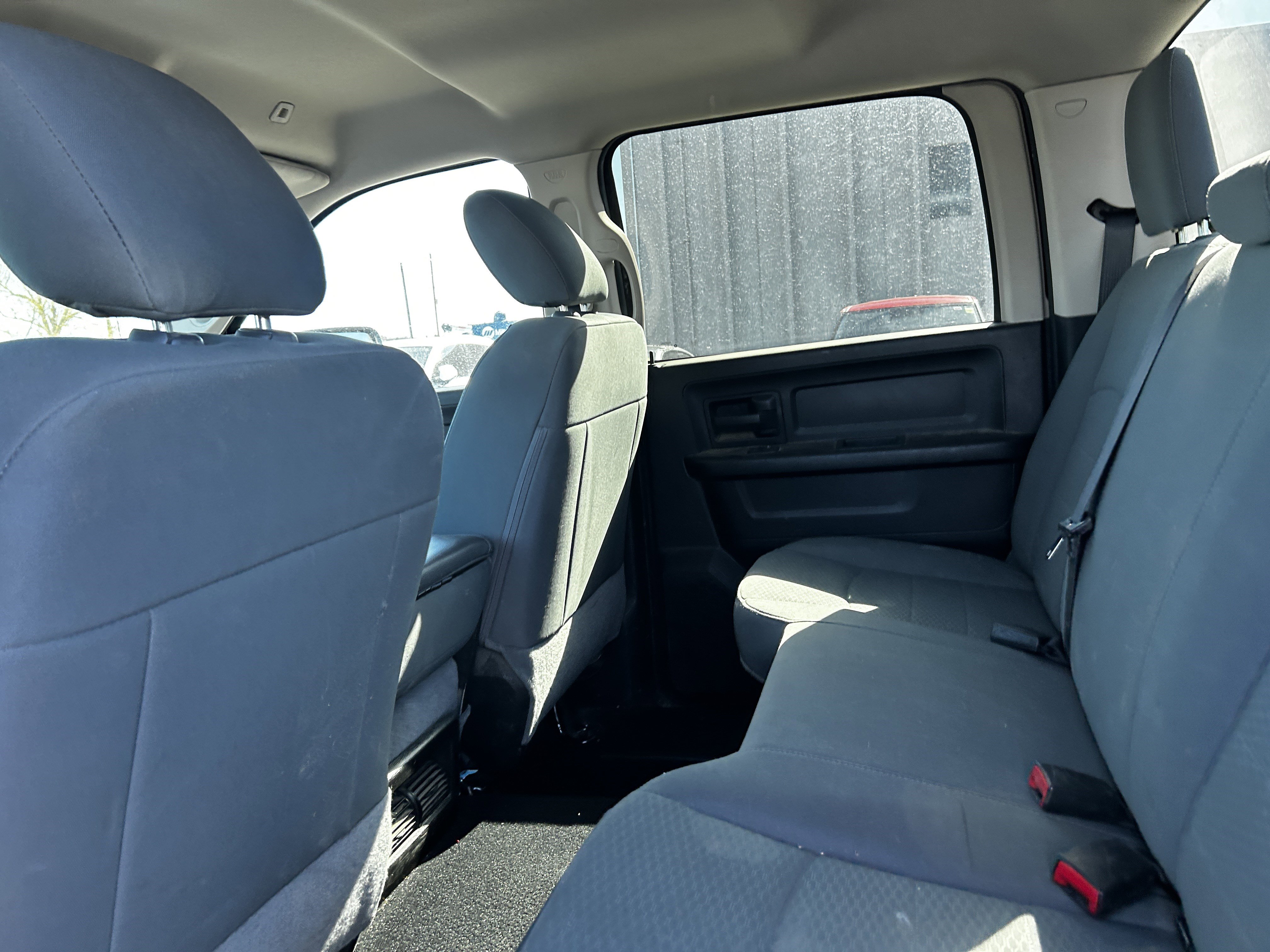 Used 2018 RAM 1500 Express image 10