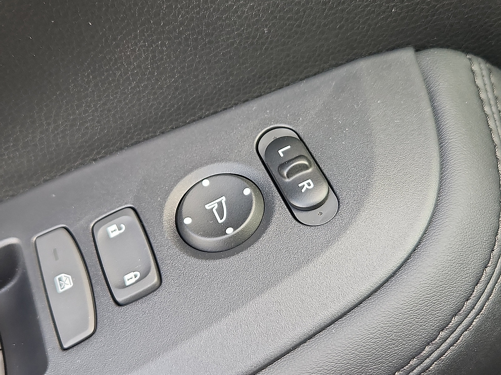 New 2027 Honda HR-V LX image 14